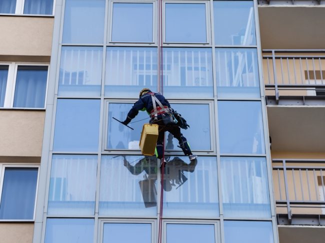Limpieza de vidrios en altura en Buenos Aires